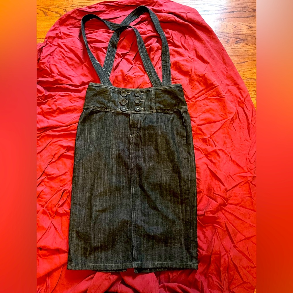 Suspender Jean pencil skirt
